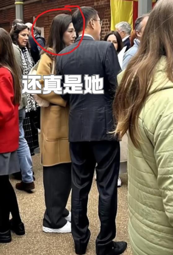 巴外翻又高又壮比妈妈李嘉欣还要高m6米乐许晋亨14岁儿子长变样嘴(图8)
